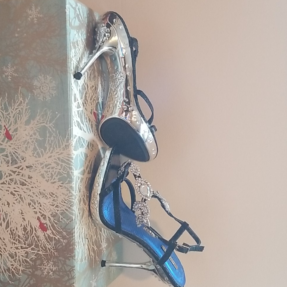 Womens beautiful rhinestone dressy heels